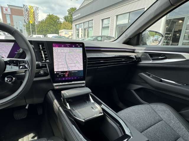 Fahrzeugbild eines Renault Rafale