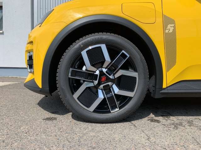 Fahrzeugbild eines Renault 5 E-TECH