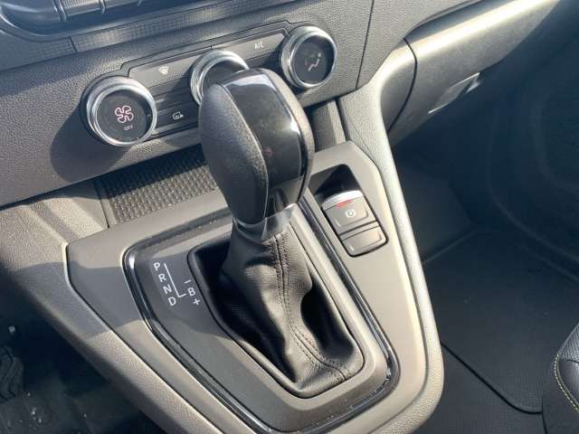 Fahrzeugbild eines Renault Kangoo E-TECH