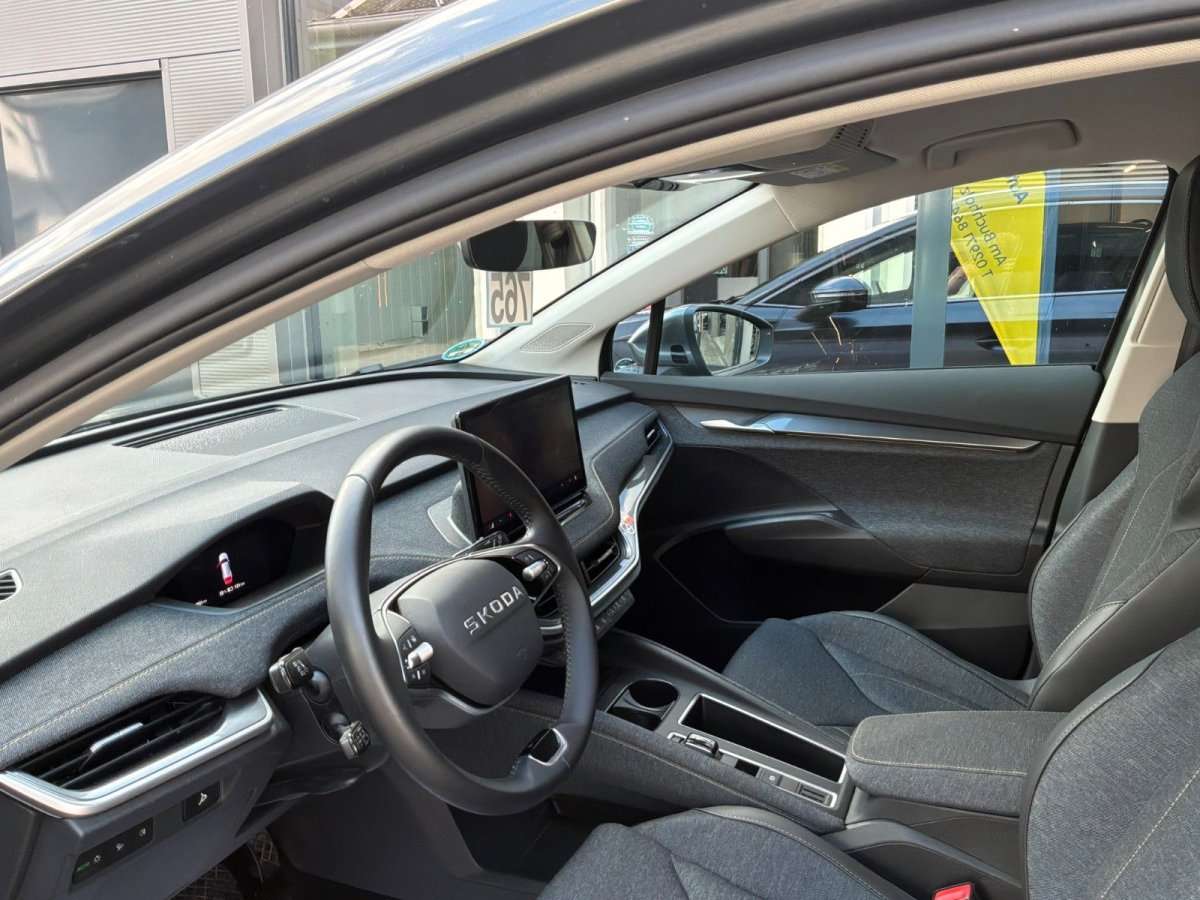 Fahrzeugbild eines Skoda ELROQ