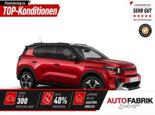 Schräge Frontansicht auf einen Citroën C3 Aircross , freigestellt