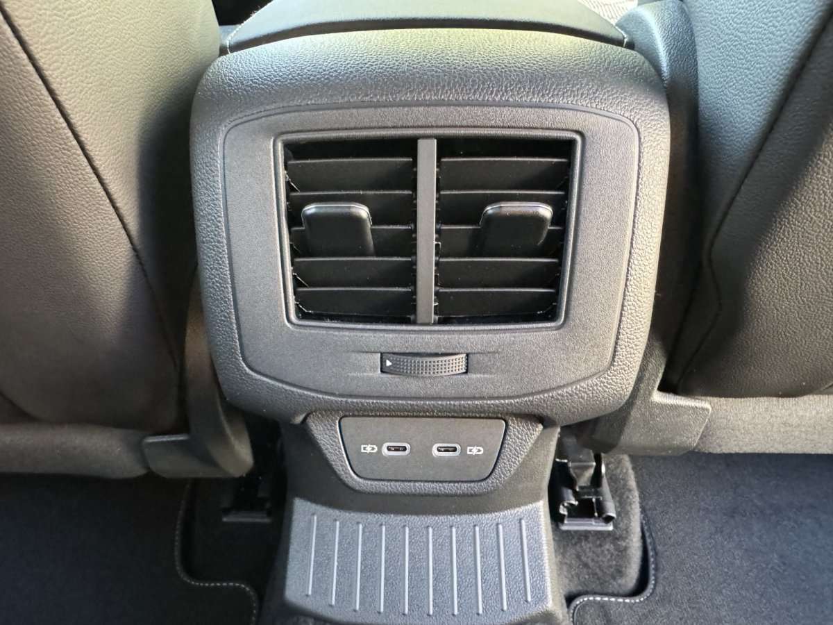 Fahrzeugbild eines Volkswagen T-Roc