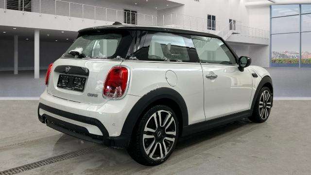 Fahrzeugbild eines MINI COOPER