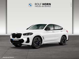 Schräge Frontansicht auf einen BMW X4 , freigestellt