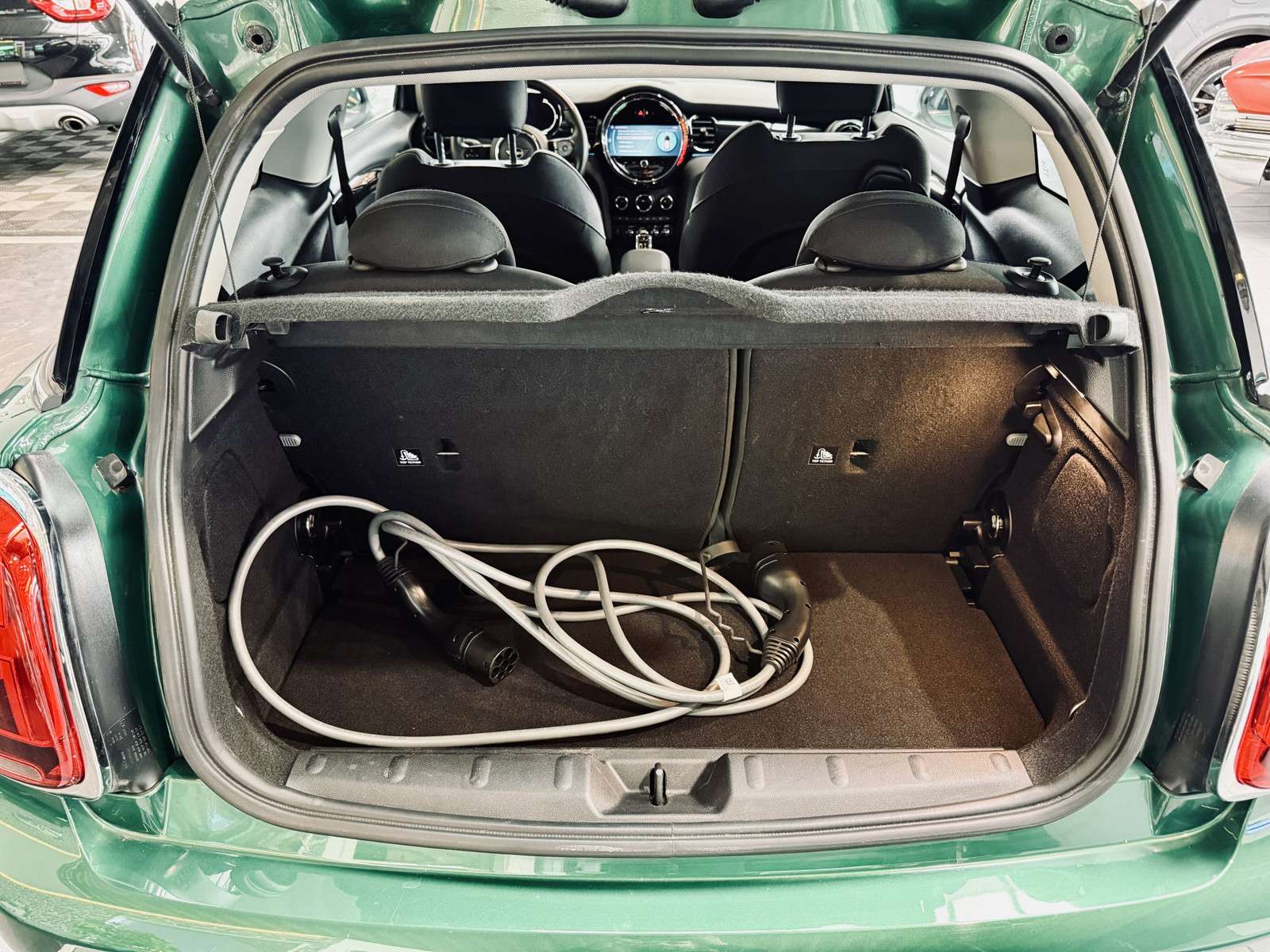Fahrzeugbild eines MINI COOPER SE