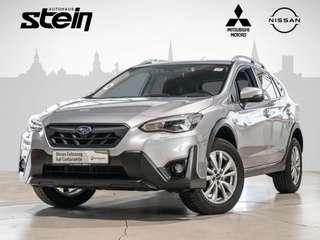 Schräge Frontansicht auf einen Subaru XV , freigestellt