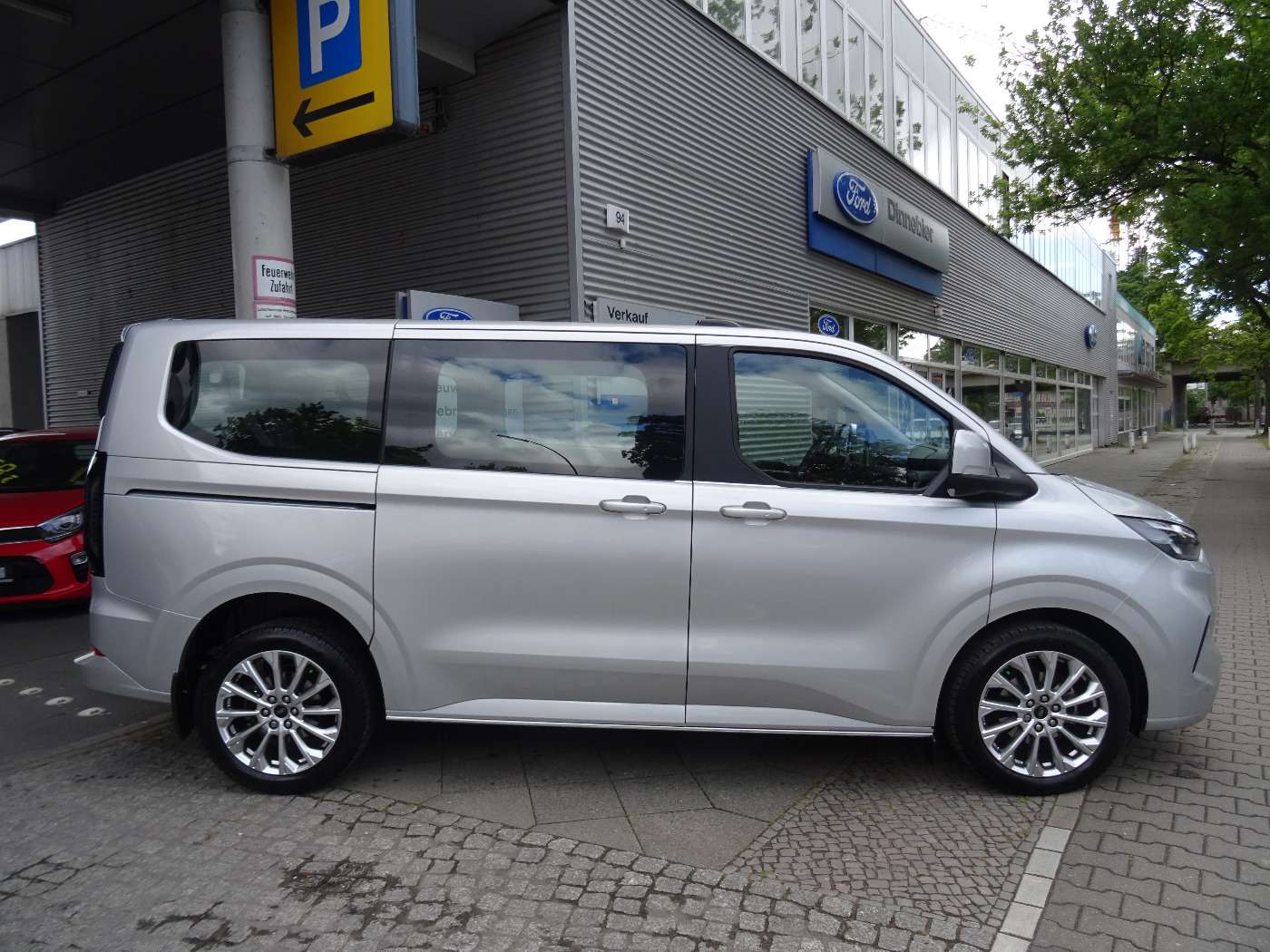 Fahrzeugbild eines Ford Tourneo Custom