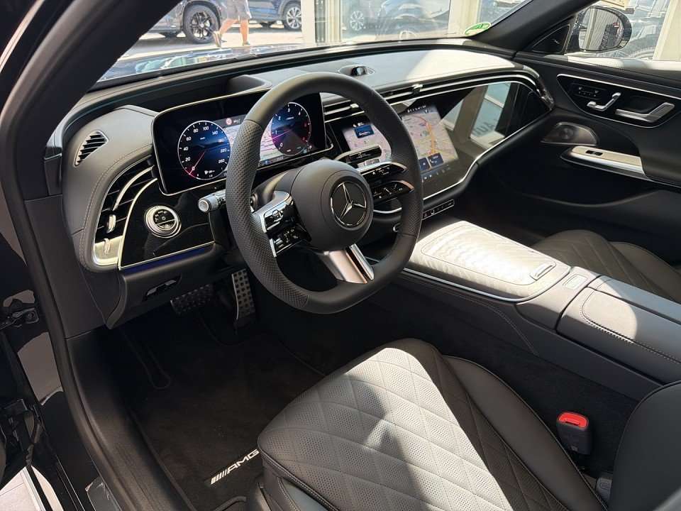Fahrzeugbild eines Mercedes-Benz E-Klasse