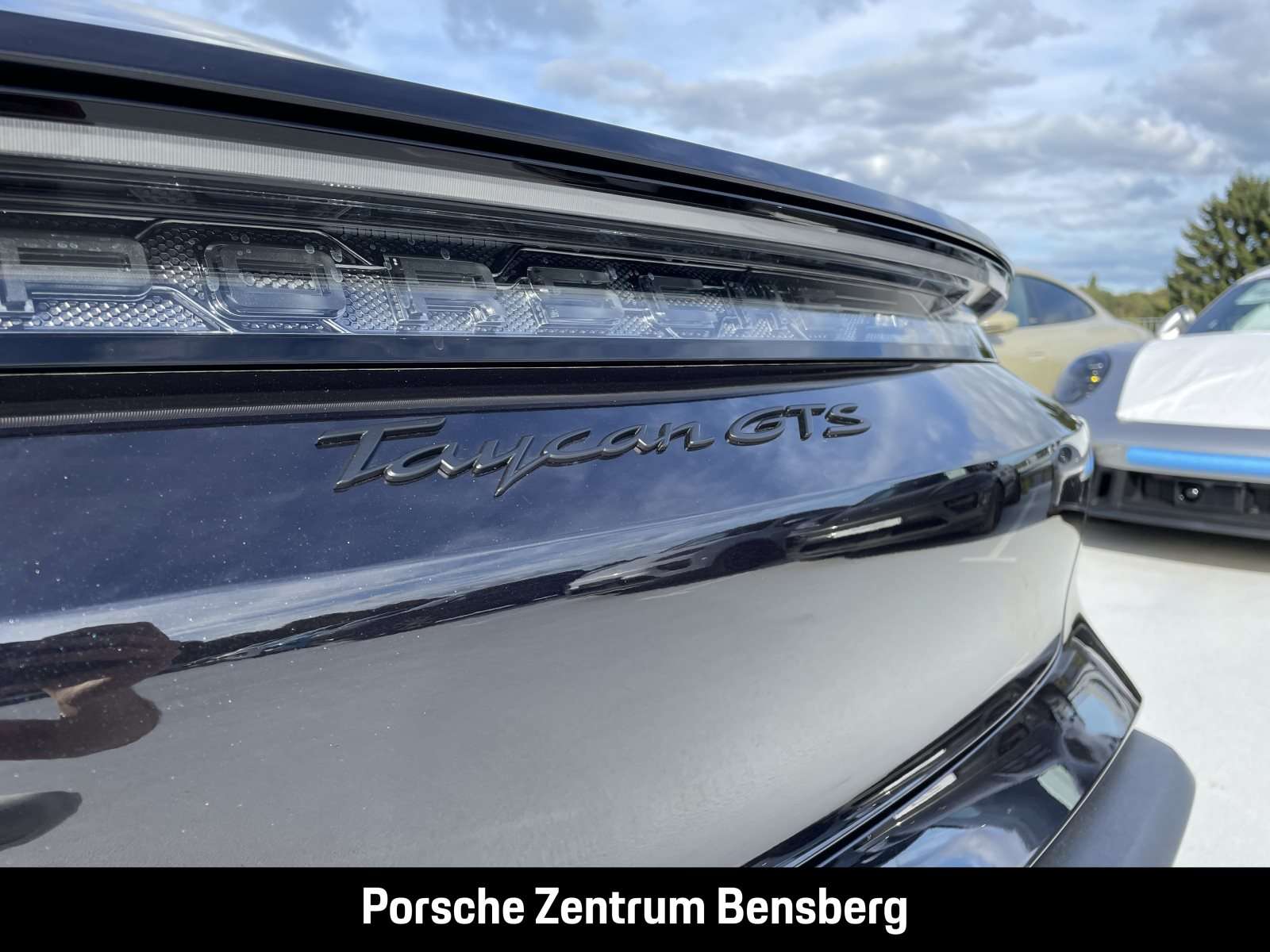 Fahrzeugbild eines Porsche Taycan