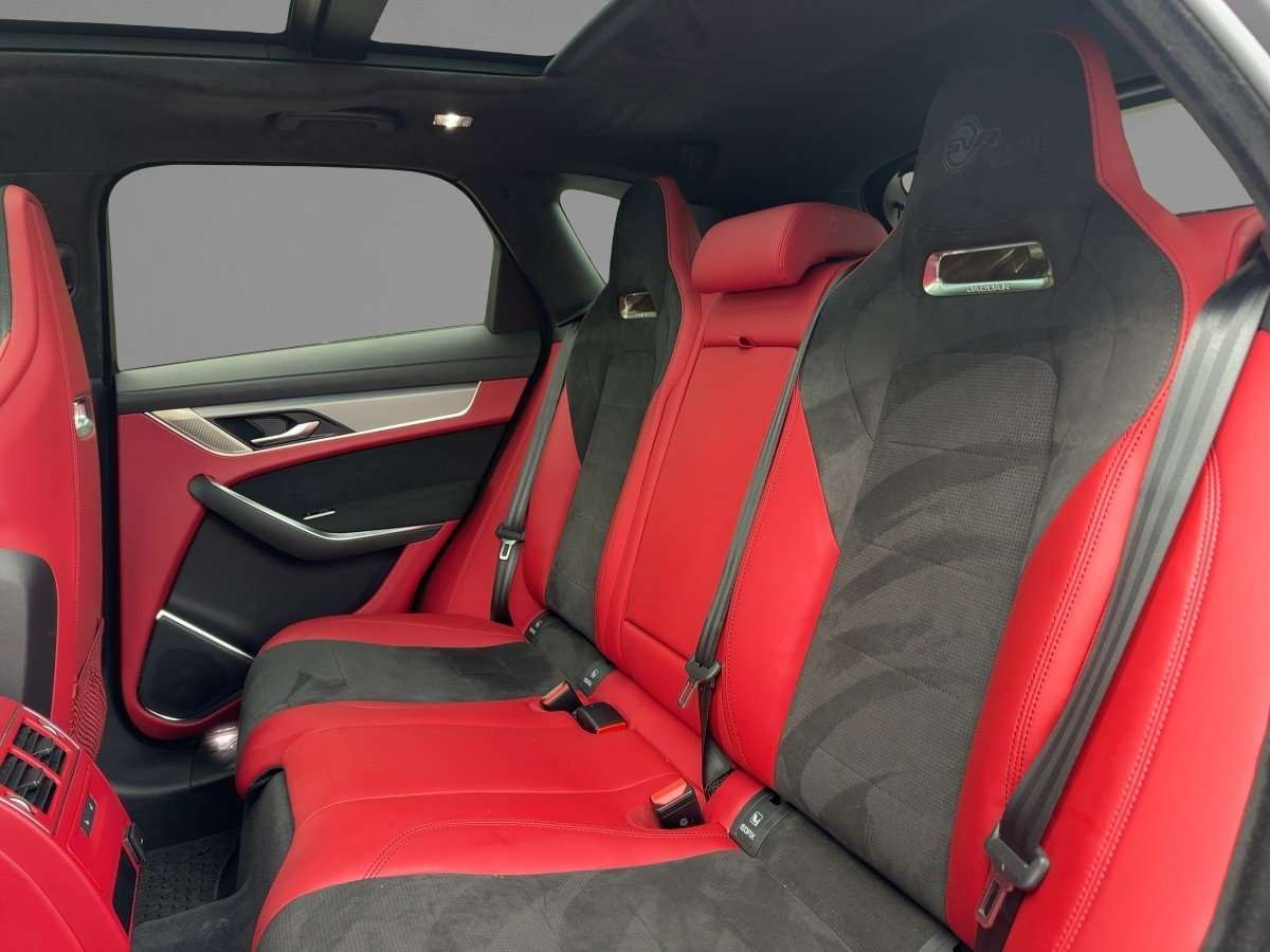 Fahrzeugbild eines Jaguar F-PACE