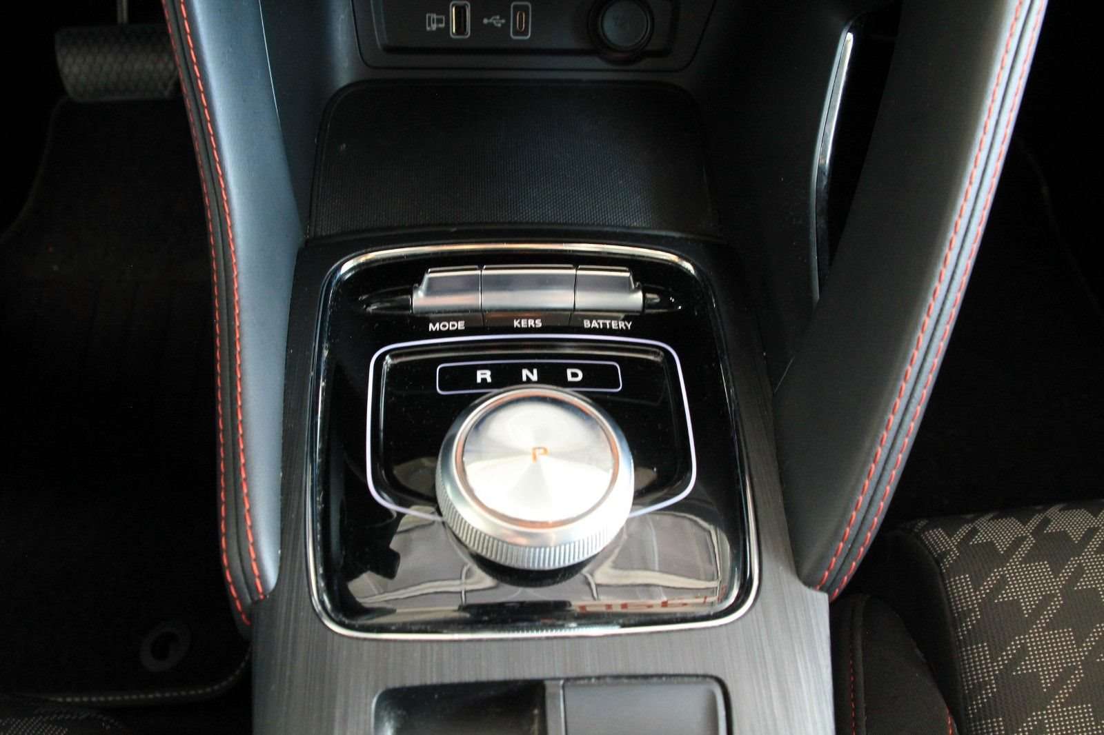 Fahrzeugbild eines MG ZS