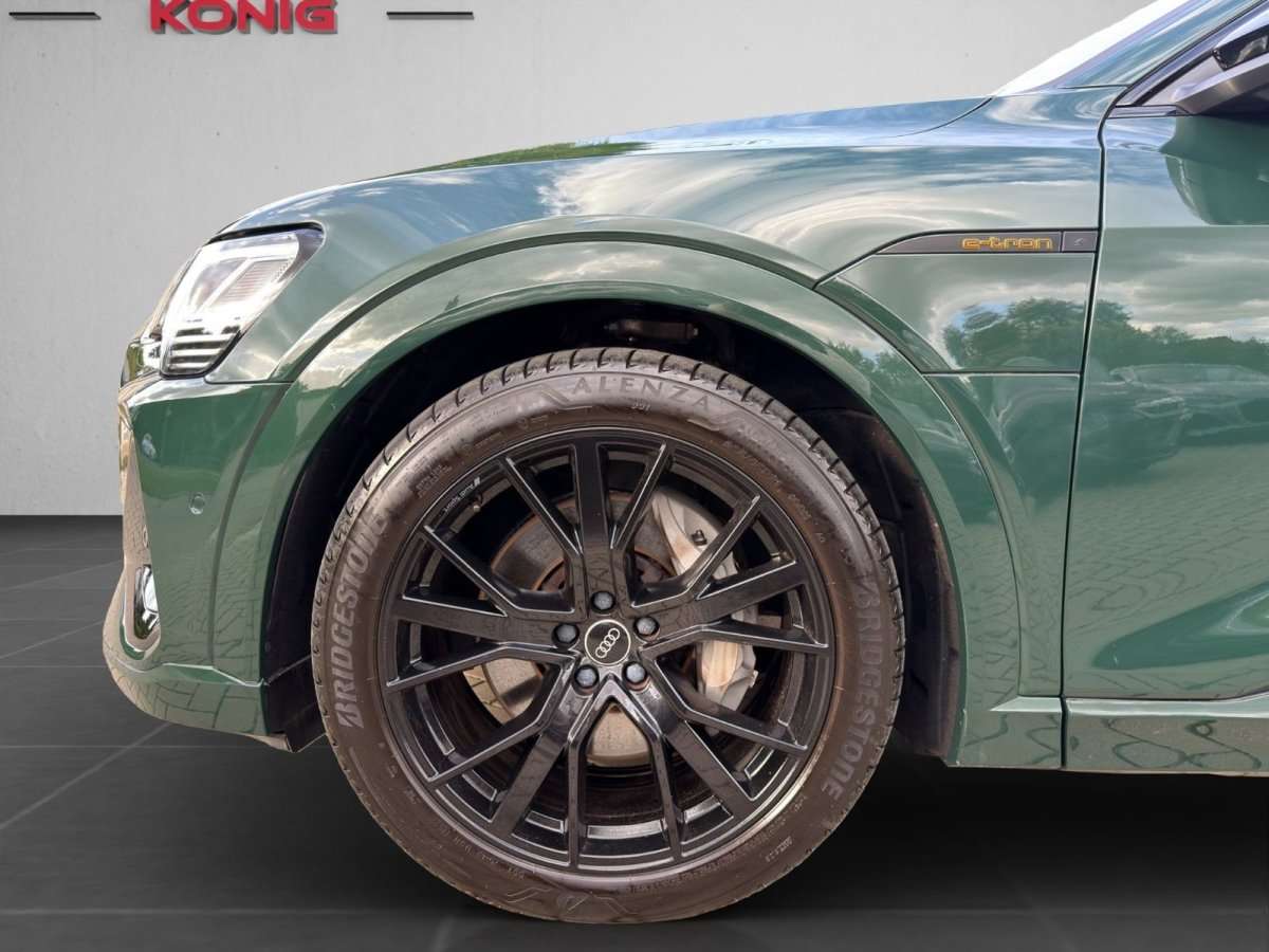 Fahrzeugbild eines Audi e-tron