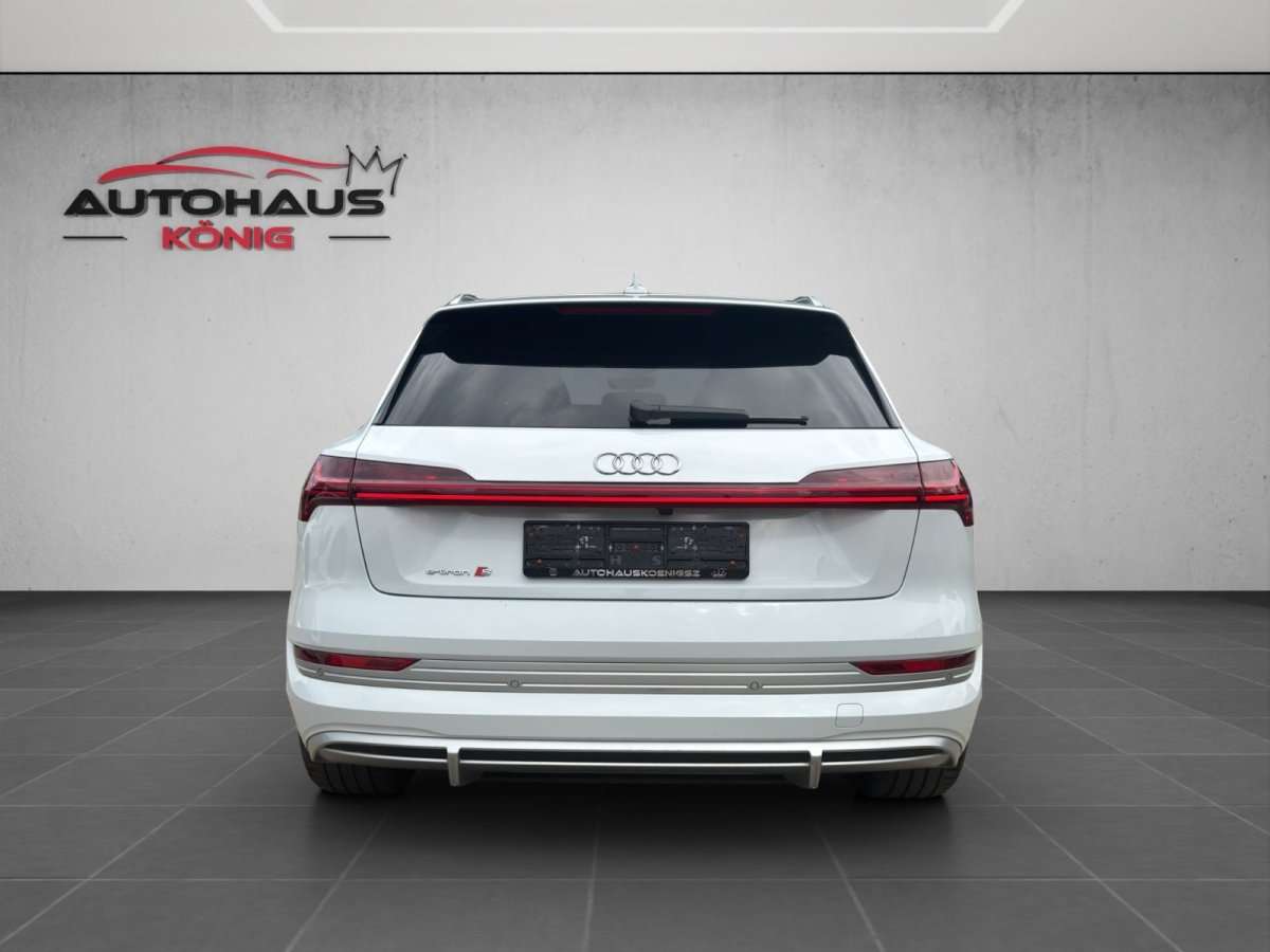 Fahrzeugbild eines Audi e-tron