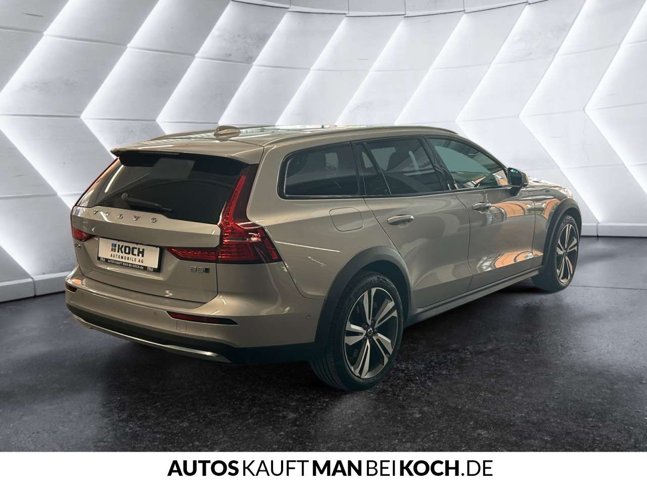 Fahrzeugbild eines Volvo V60 Cross Country