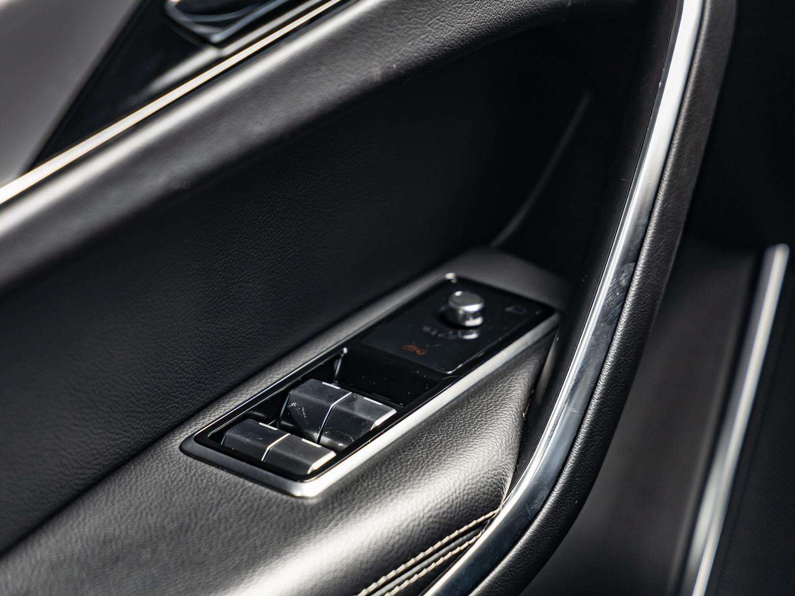 Fahrzeugbild eines Jaguar F-PACE
