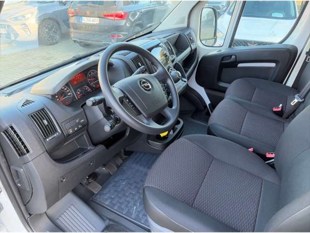 Fahrzeugbild eines Opel Movano