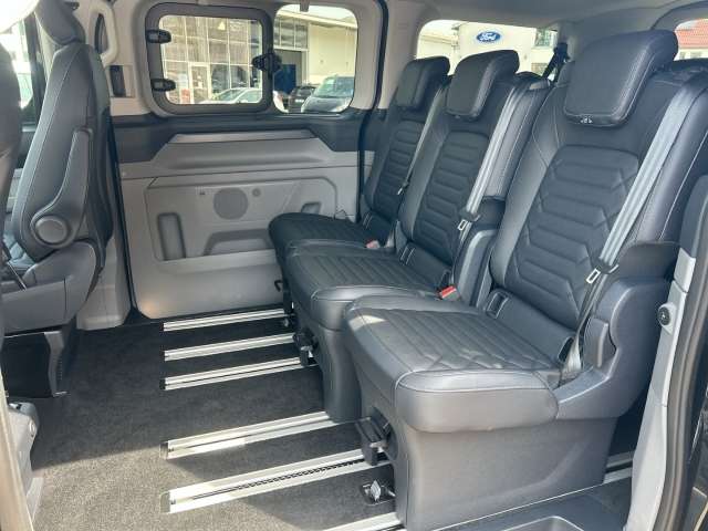 Fahrzeugbild eines Ford Tourneo Custom