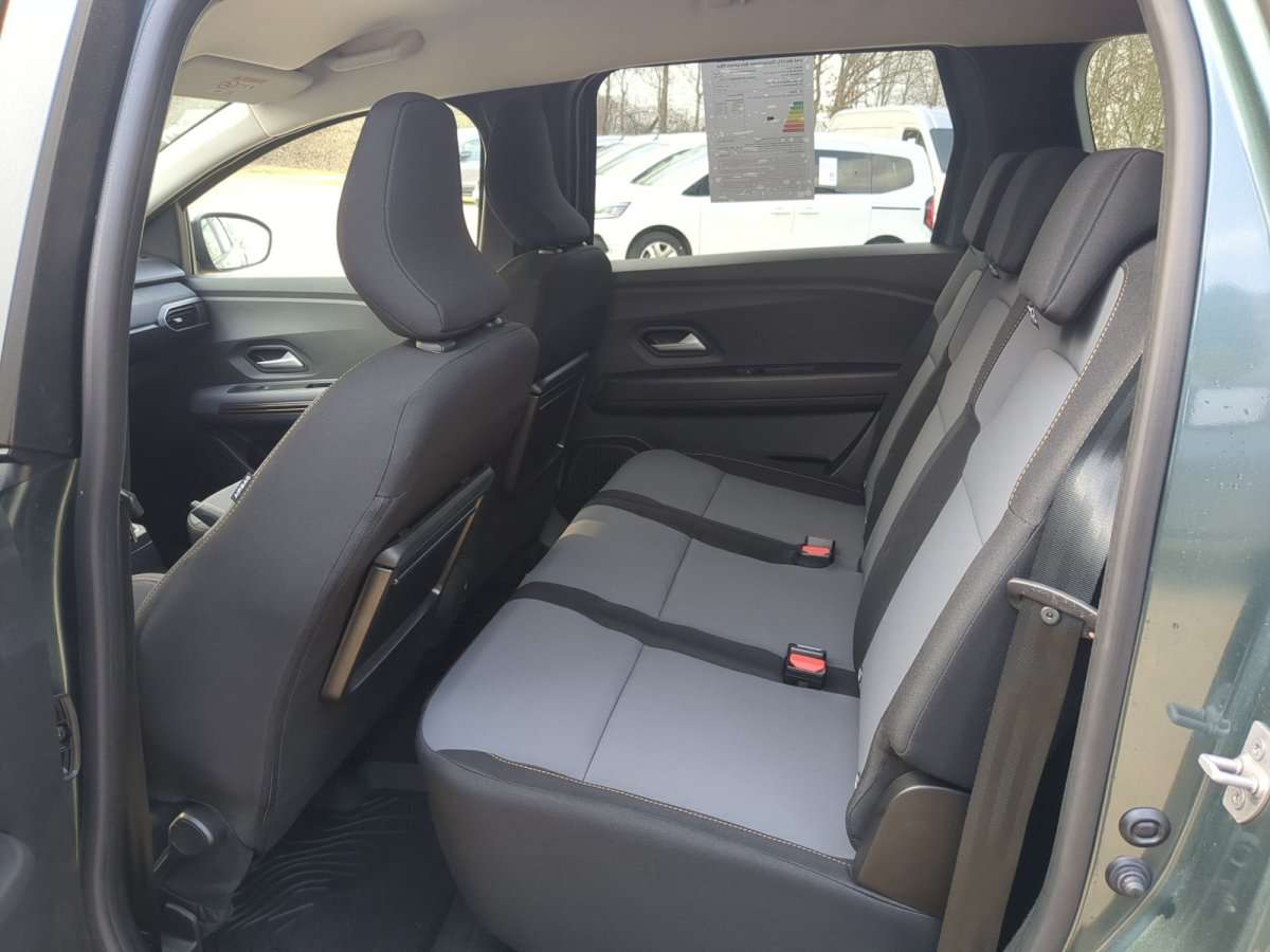 Fahrzeugbild eines Dacia Jogger