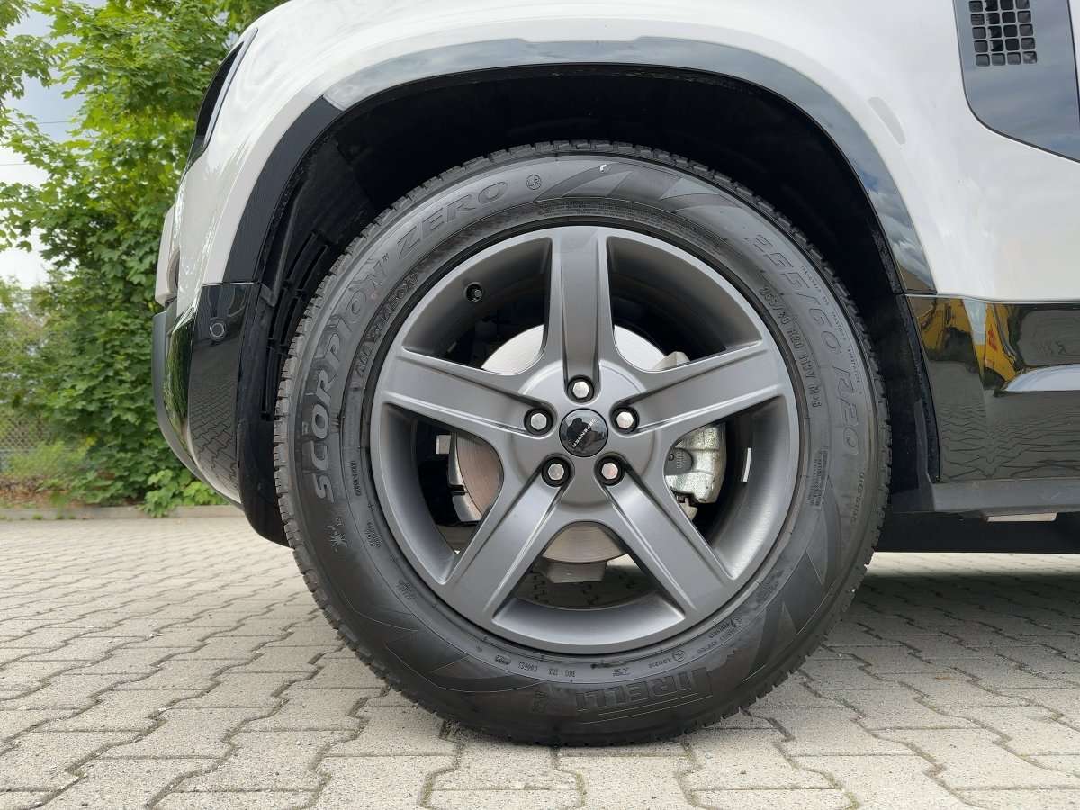 Fahrzeugbild eines Land Rover Defender