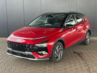 Schräge Frontansicht auf einen Hyundai Bayon , freigestellt
