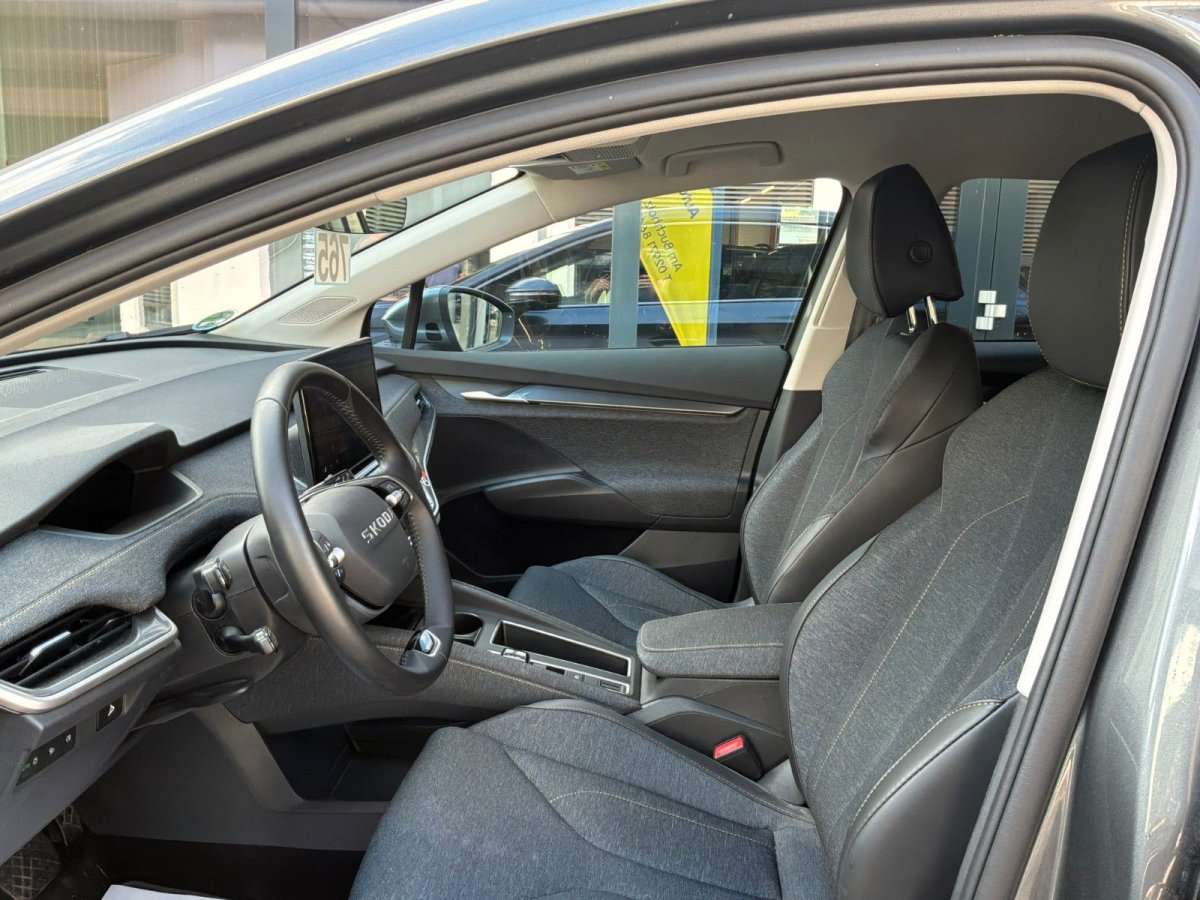 Fahrzeugbild eines Skoda ELROQ