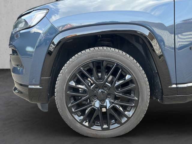 Fahrzeugbild eines Jeep Compass