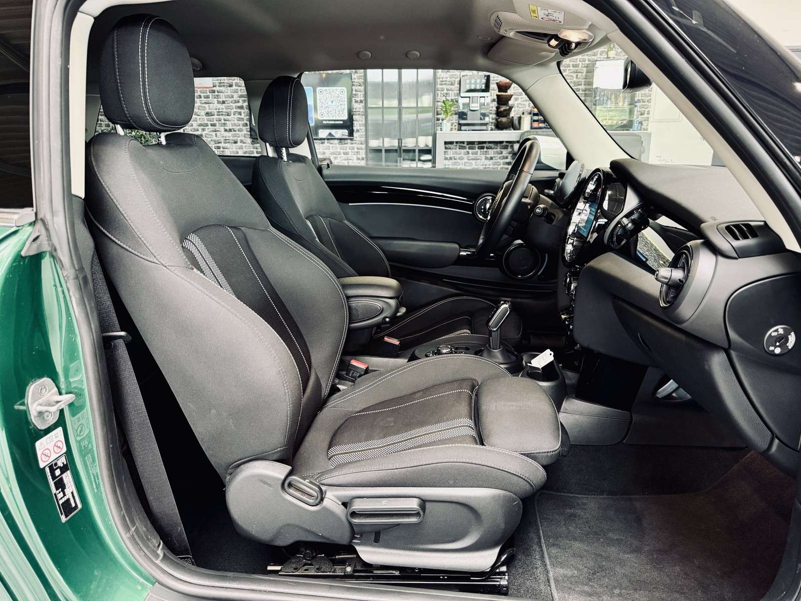 Fahrzeugbild eines MINI COOPER