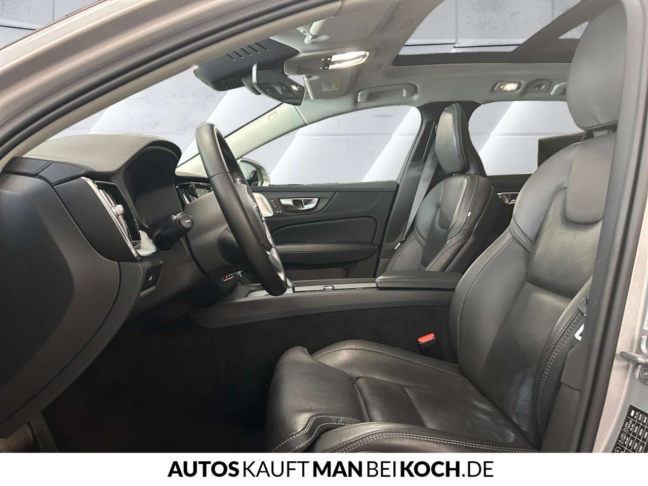 Fahrzeugbild eines Volvo V60 Cross Country