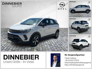 Schräge Frontansicht auf einen Opel Crossland X , freigestellt