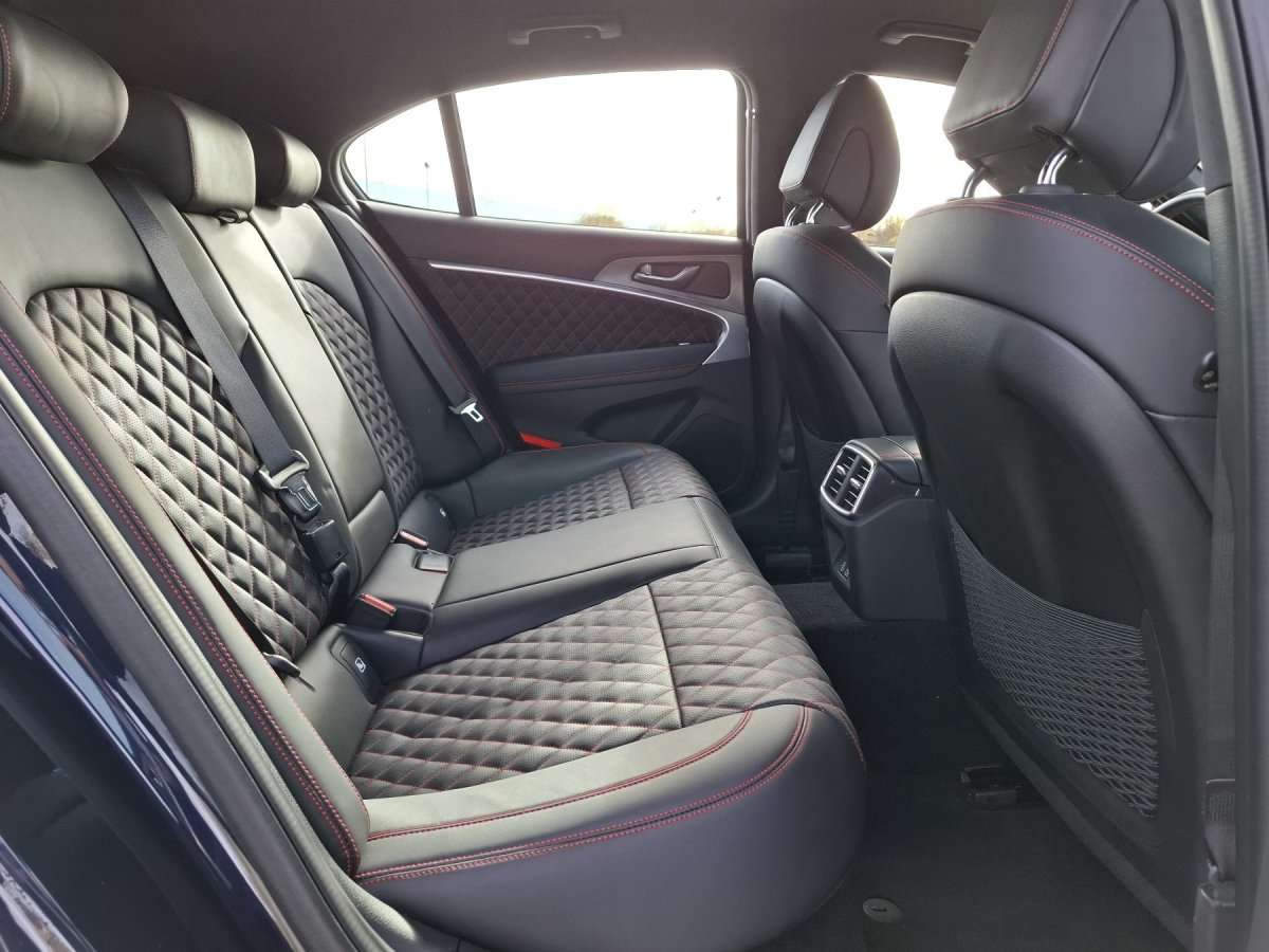 Fahrzeugbild eines Genesis G70