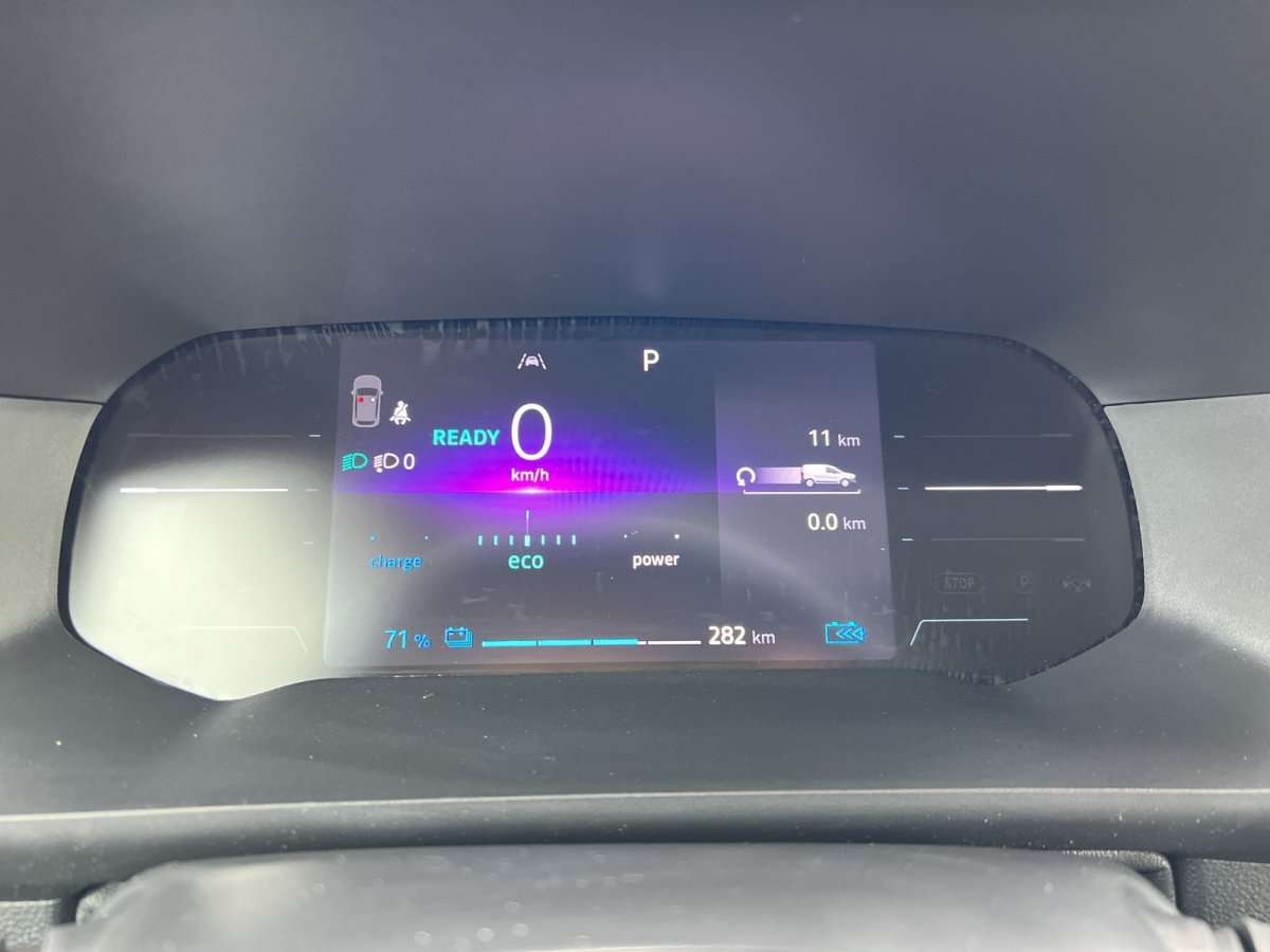 Fahrzeugbild eines Renault Kangoo E-TECH