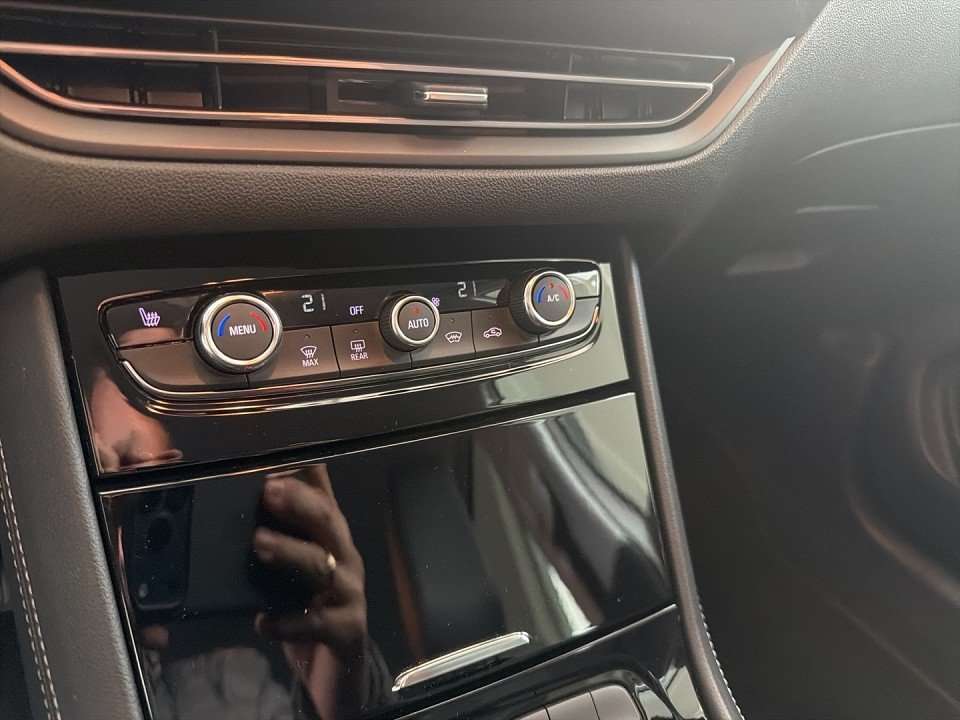 Fahrzeugbild eines Opel Grandland X