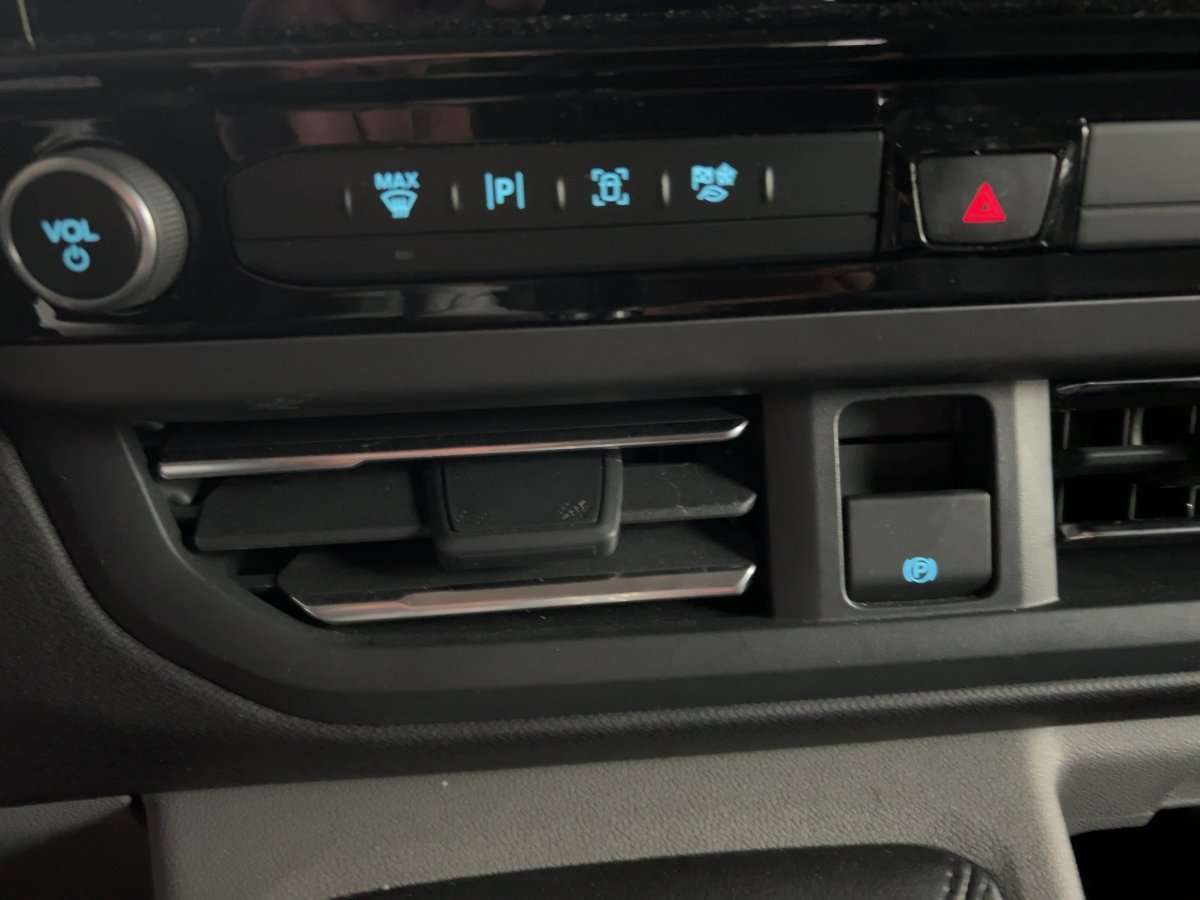 Fahrzeugbild eines Ford Tourneo Custom