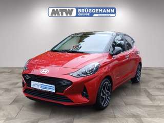 Schräge Frontansicht auf einen Hyundai i10 , freigestellt