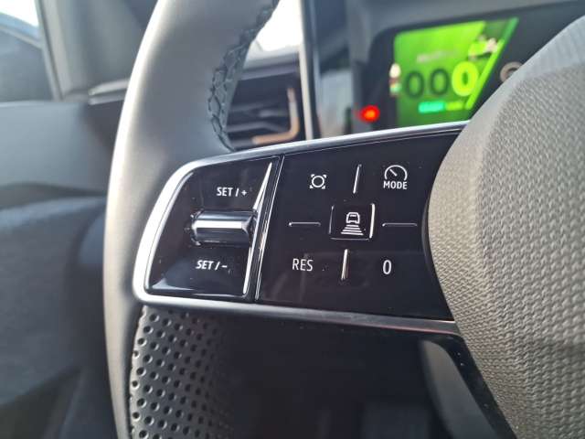 Fahrzeugbild eines Renault 4 E-TECH