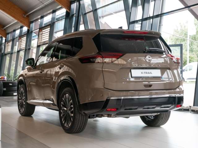 Fahrzeugbild eines Nissan X-TRAIL