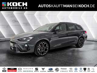 Schräge Frontansicht auf einen CUPRA Leon , freigestellt