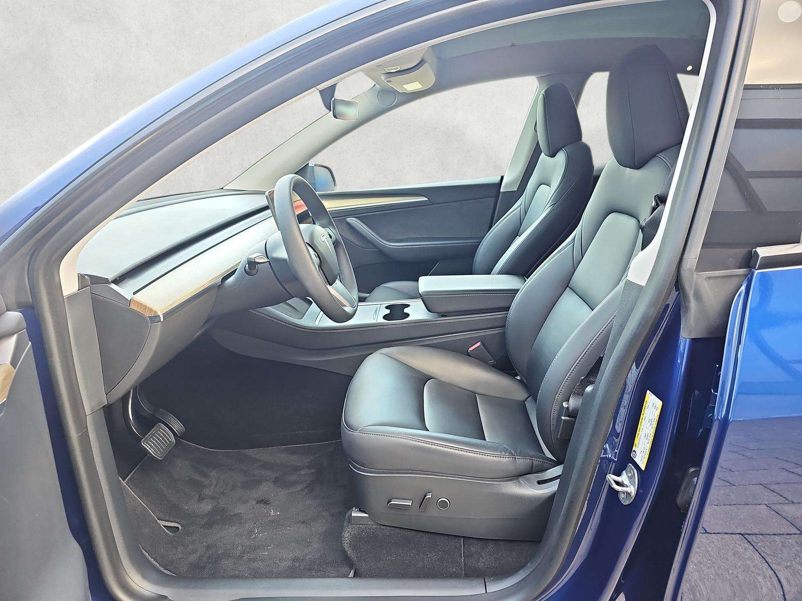 Fahrzeugbild eines TESLA Model Y