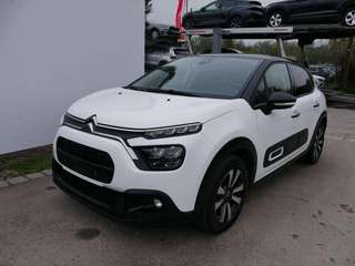 Schräge Frontansicht auf einen Citroën C3 , freigestellt