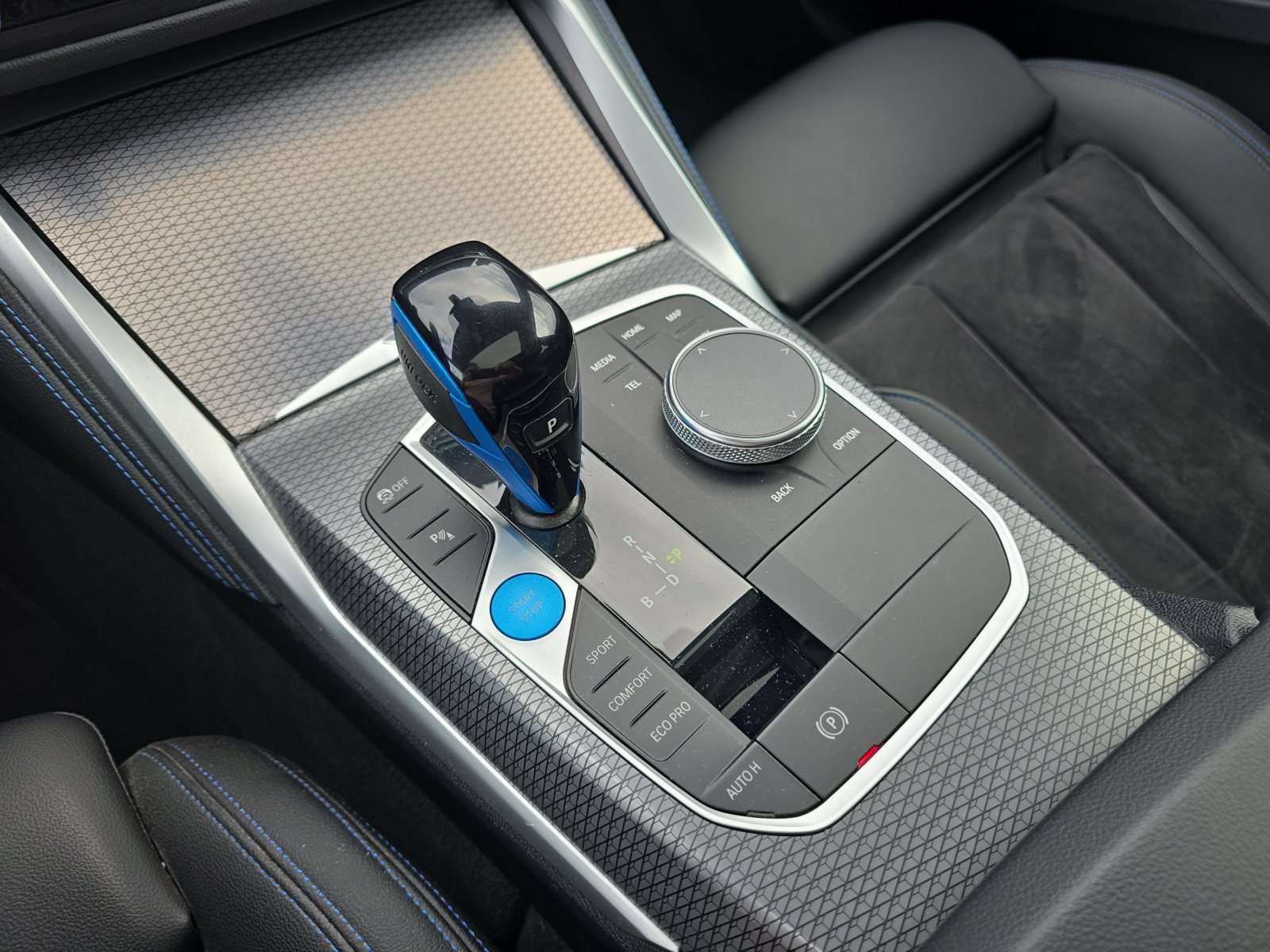 Fahrzeugbild eines BMW i4