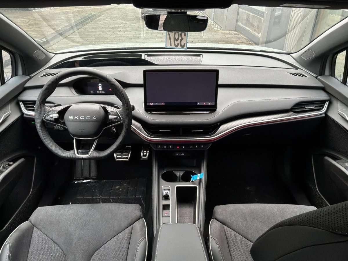 Fahrzeugbild eines Skoda ELROQ