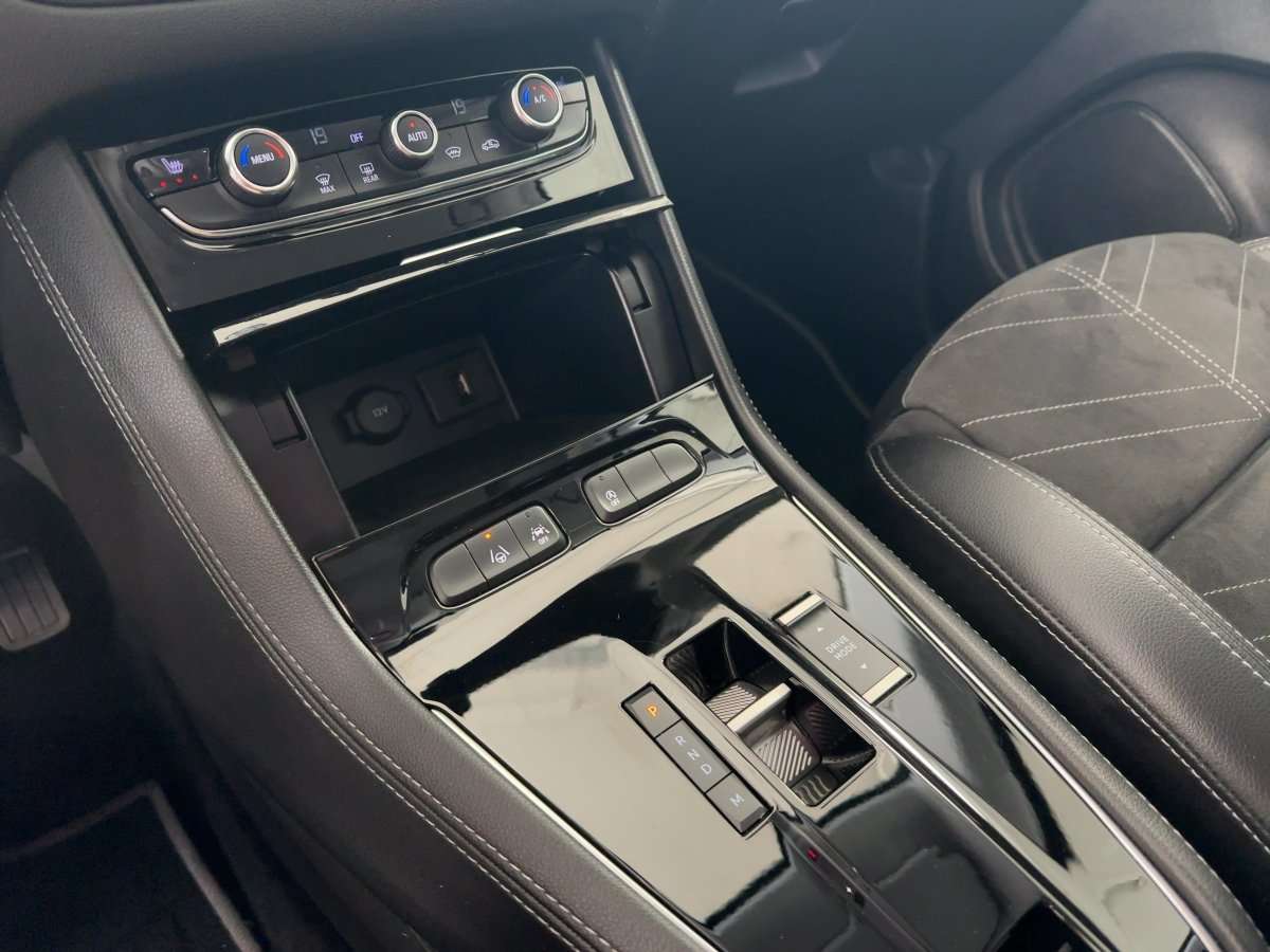 Fahrzeugbild eines Opel Grandland X