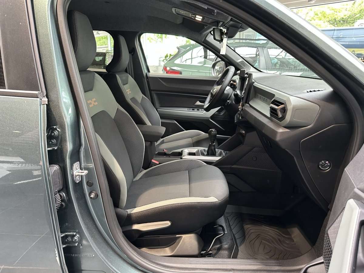 Fahrzeugbild eines Dacia Duster