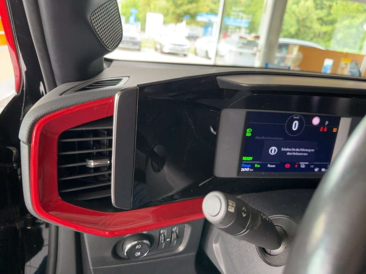 Fahrzeugbild eines Opel Mokka Electric