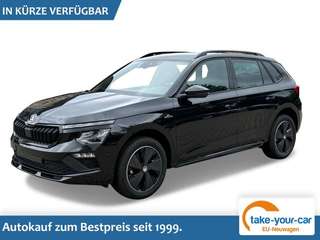 Schräge Frontansicht auf einen Skoda Kamiq , freigestellt