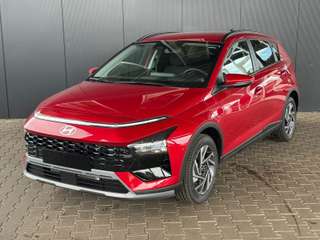 Schräge Frontansicht auf einen Hyundai Bayon , freigestellt