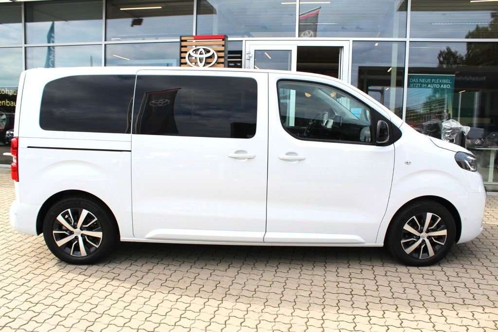 Fahrzeugbild eines Toyota Proace