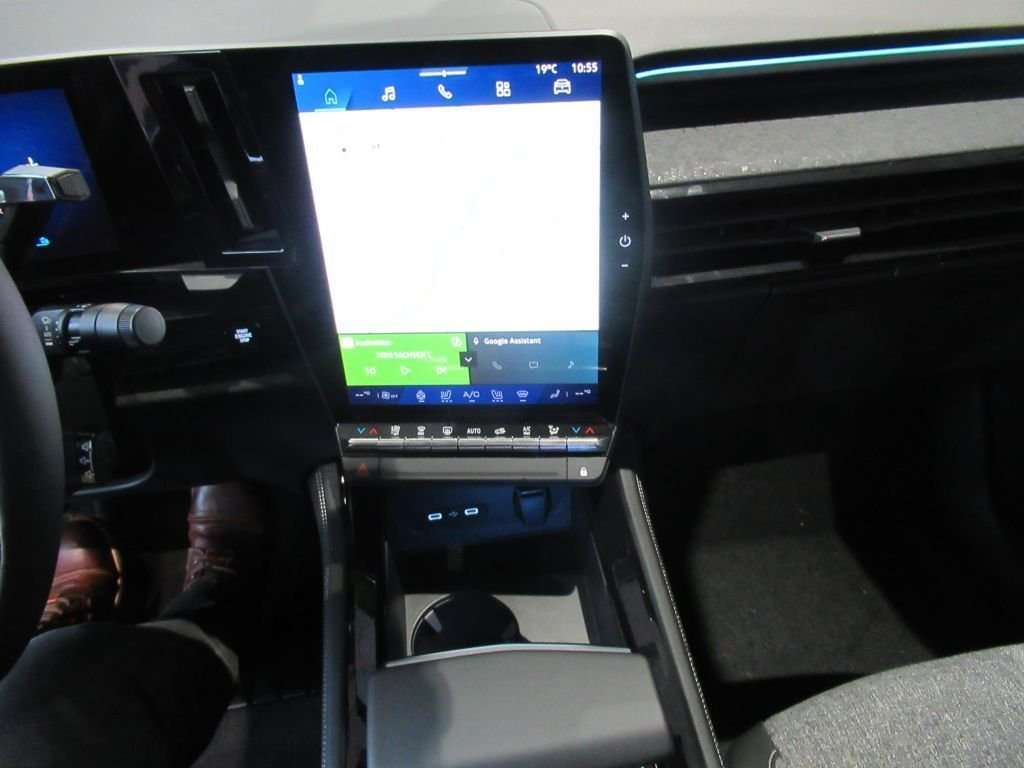 Fahrzeugbild eines Renault Rafale