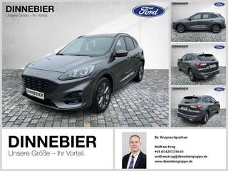 Schräge Frontansicht auf einen Ford Kuga , freigestellt