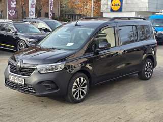 Schräge Frontansicht auf einen Renault Kangoo , freigestellt